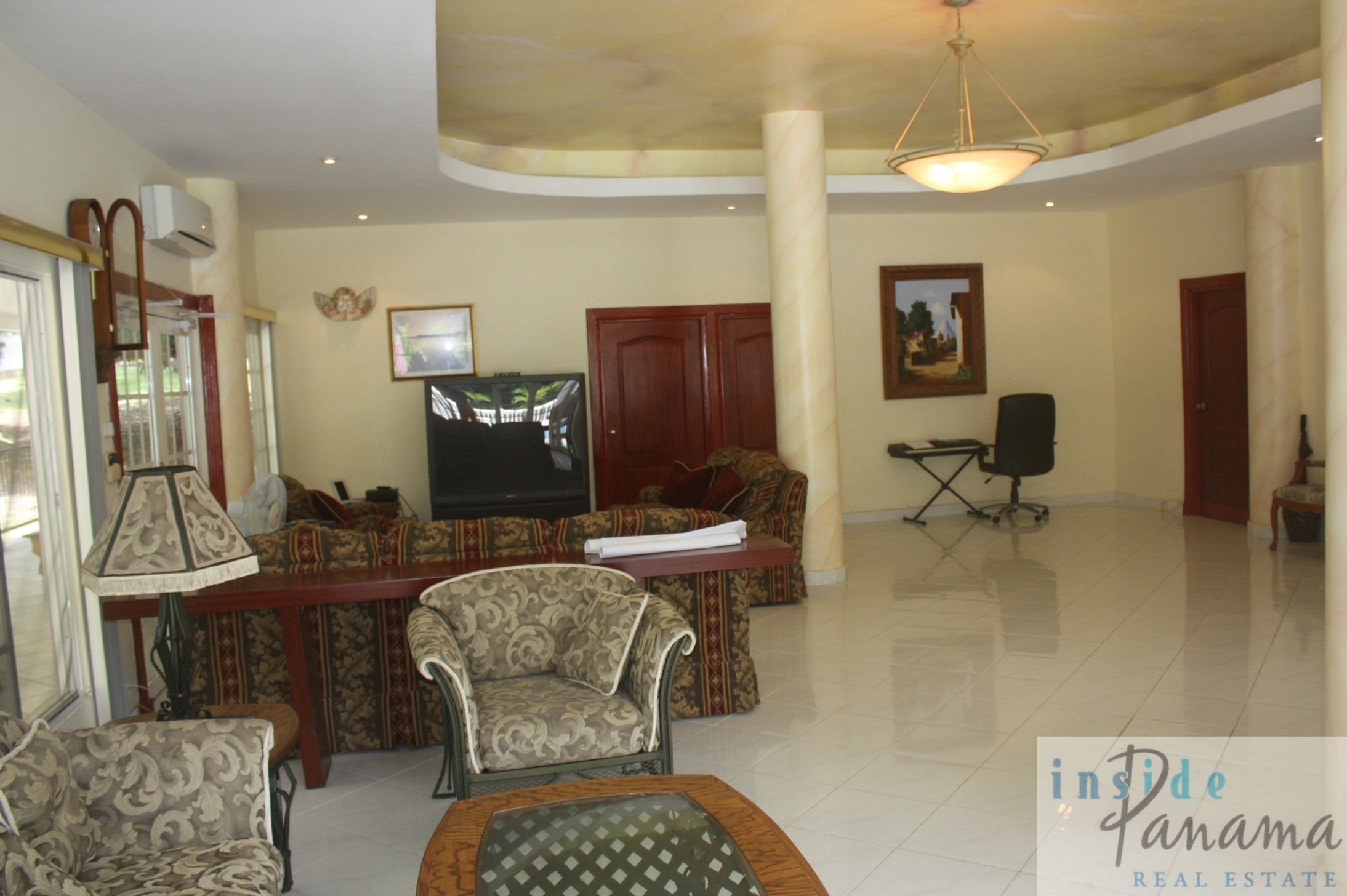 San Carlos Panama Real Estate 17.5 Hectare property with 4 Homes For Sale El Espino San