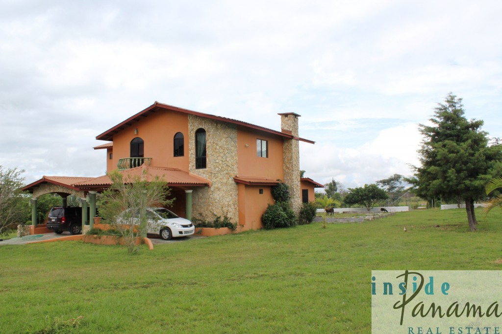 For Sale Beautiful 4 Bedroom Home in Boquete, Panama