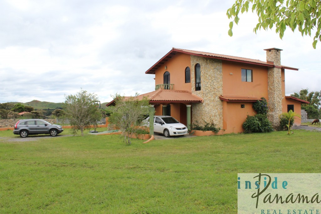 For Sale Beautiful 4 Bedroom Home in Boquete, Panama