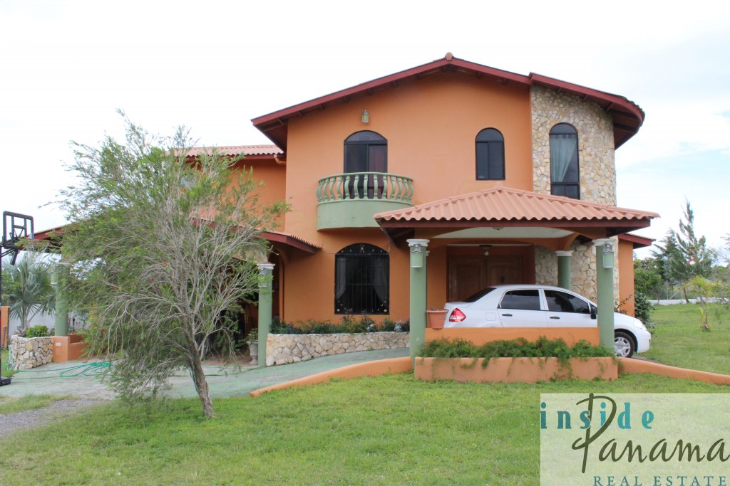 For Sale Beautiful 4 Bedroom Home in Boquete, Panama