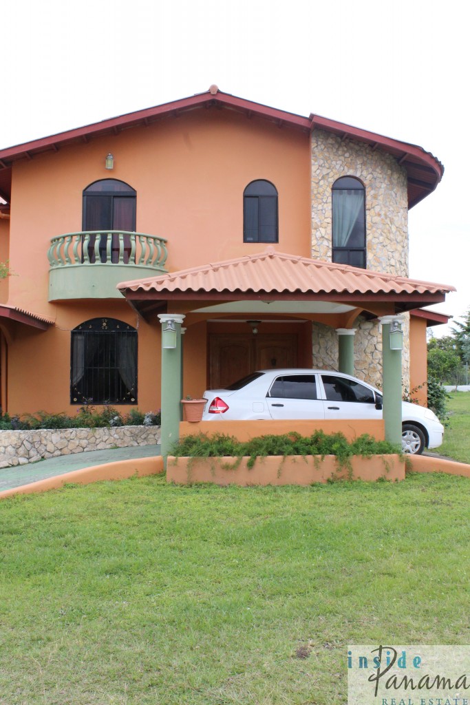 For Sale Beautiful 4 Bedroom Home in Boquete, Panama