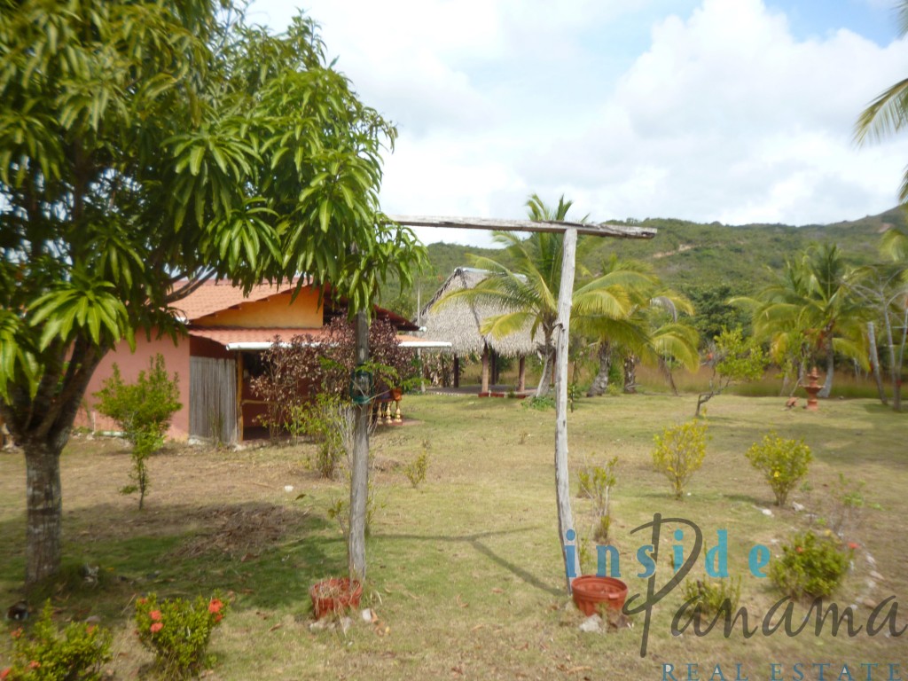 Cozy house on a big piece of land in Penonome, Panama