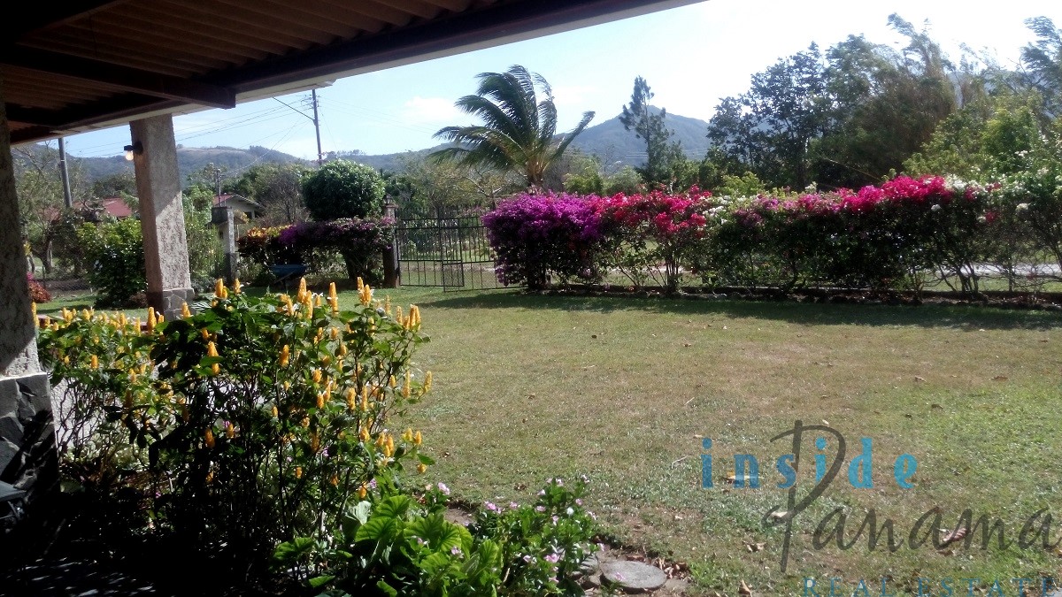 Real Estate in Anton Valley Panama 4 Bedroom ChaletStyle House for