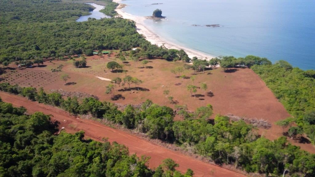 Prime beachfront land for sale in Panama’s Pearl Islands