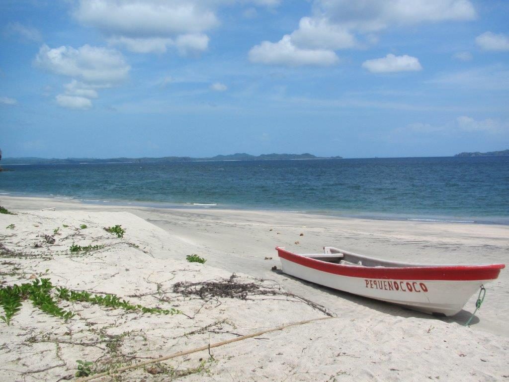 Prime beachfront land for sale in Panama’s Pearl Islands