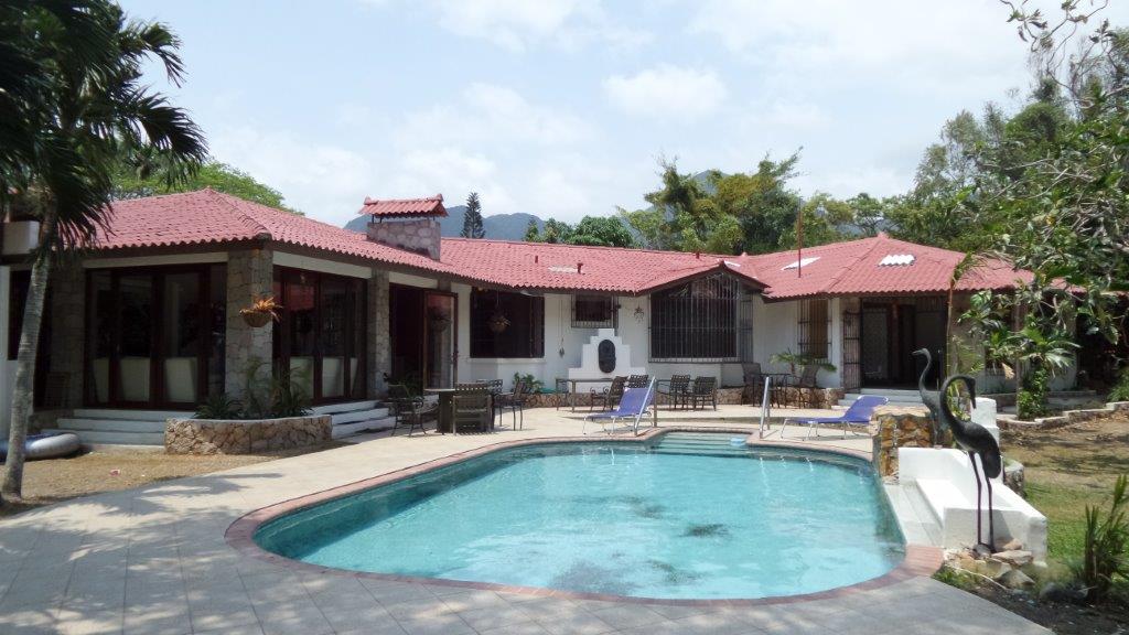 Real Estate in Anton Valley Panama Upgraded Mountain Estate