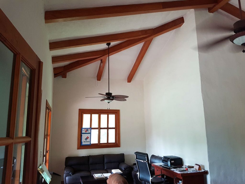 272 Feet of Riverfront (83 meters)