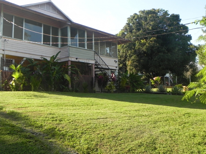 Large house on 1hectare in best area of Puerto Armuelles, adjacent to