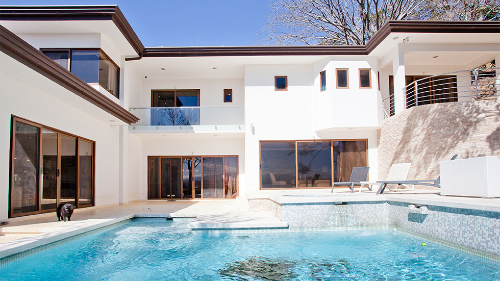 Contemporary Home with City View in the Central Valley