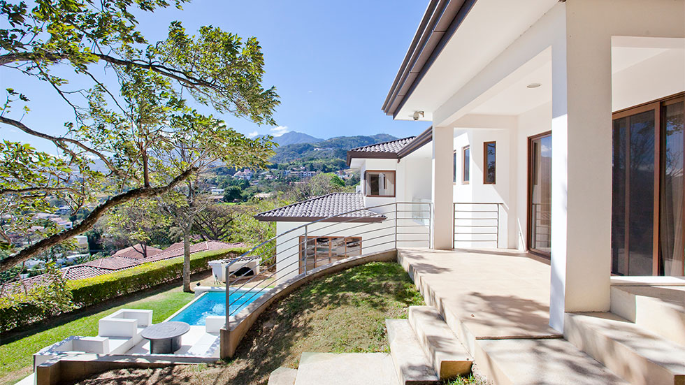 Contemporary Home with City View in the Central Valley
