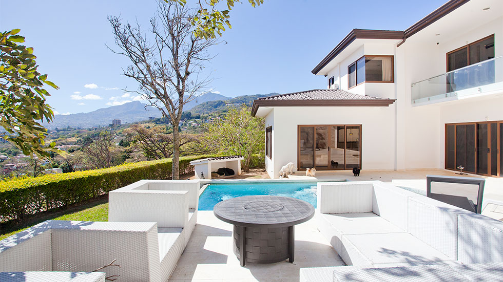 Contemporary Home with City View in the Central Valley